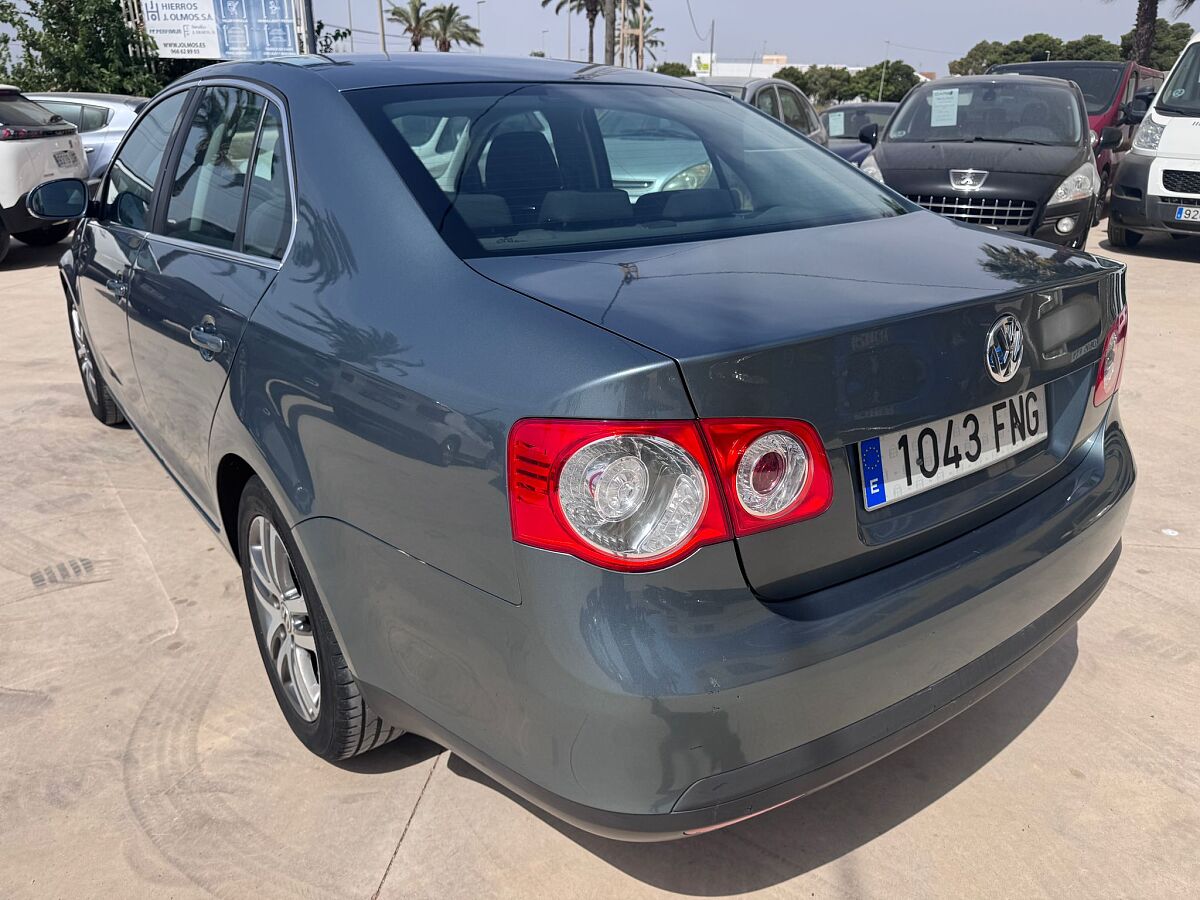 VOLKSWAGEN JETTA ADVANCE 1.9 TDI AUTO SPANISH LHD IN SPAIN ONLY 49000 MILES 2007